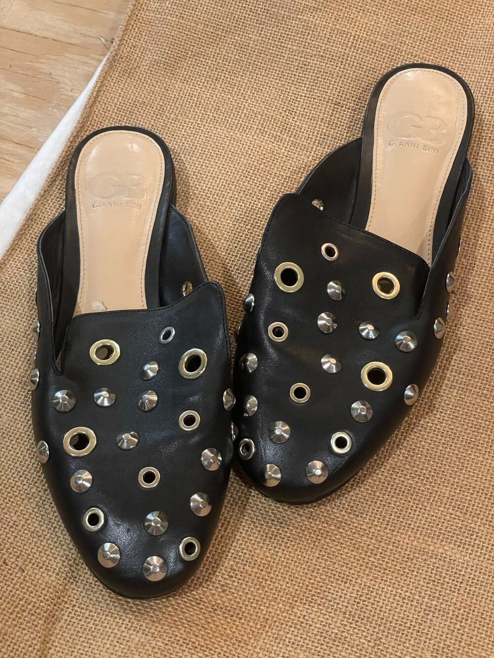 Gianni Bini black leather studded grommet mules slides 7M